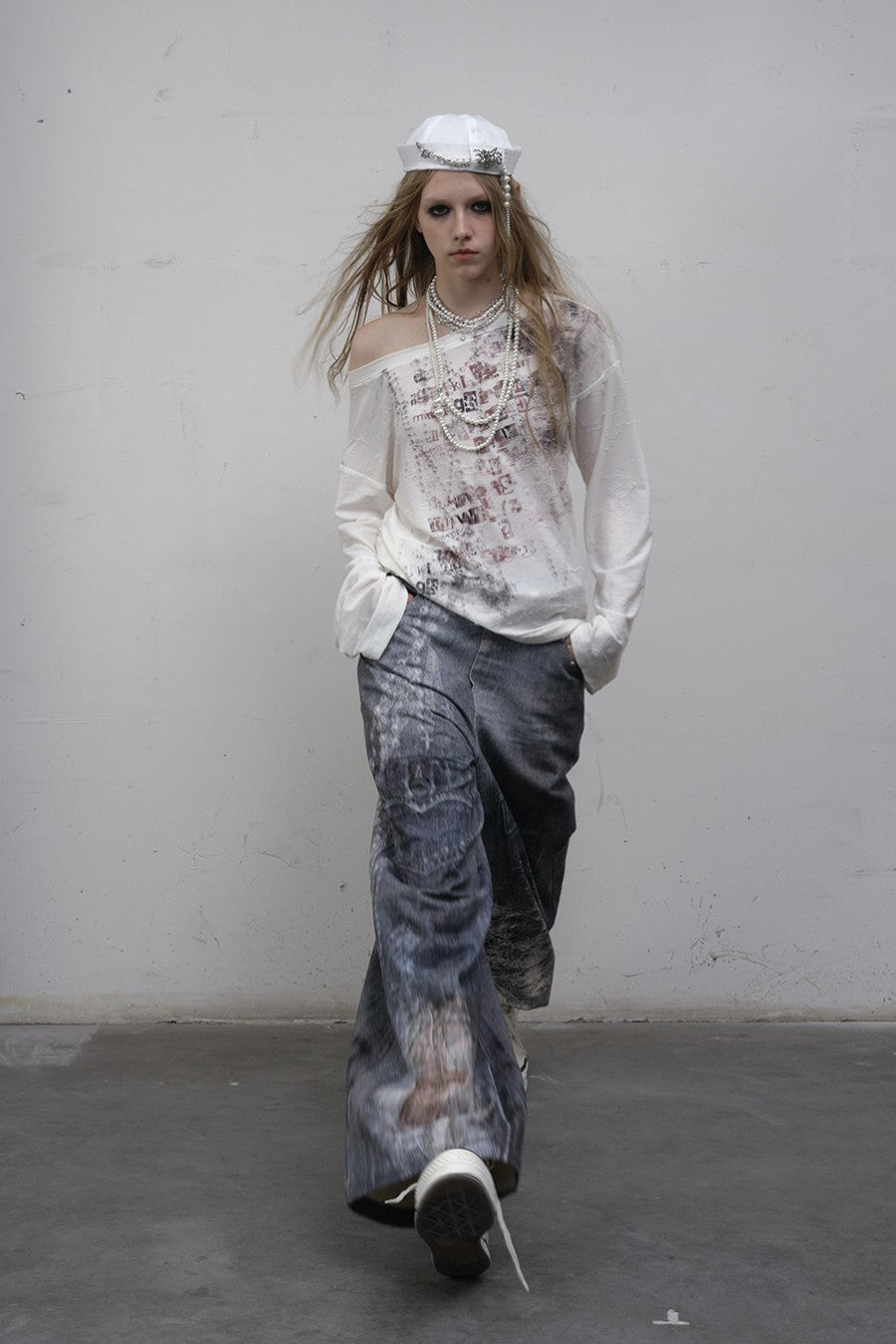 Off-Shoulder Graphic Shirt