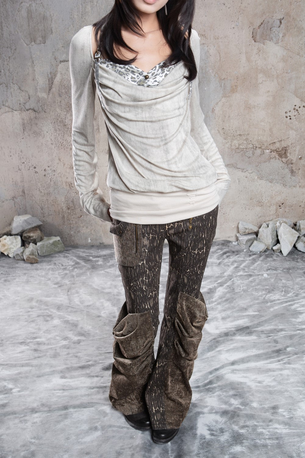 Gravel Stitch Flare Pants