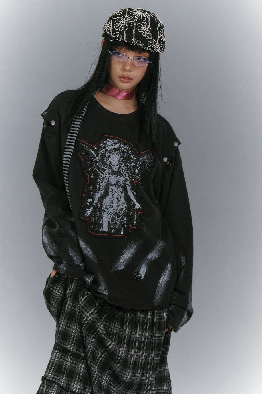 Angel Patch Snap Shoulder Sweatshirt