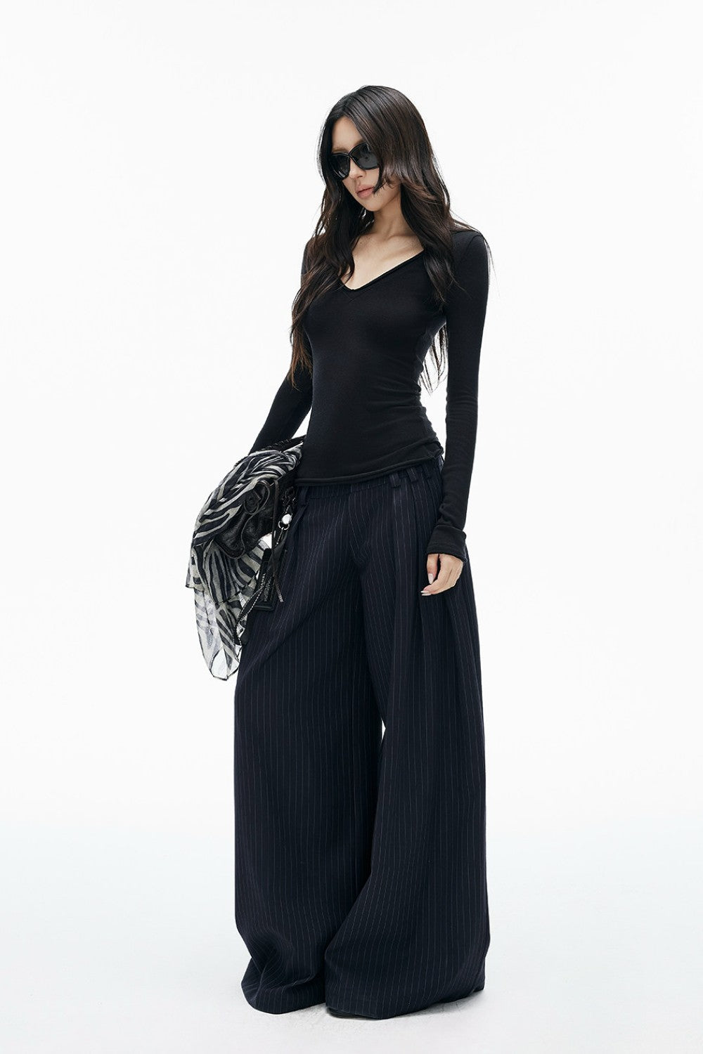Fitted V-Neck Long Sleeve