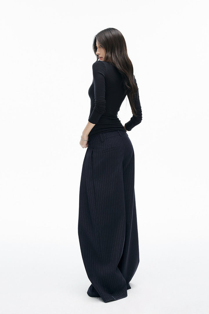 Fitted V-Neck Long Sleeve