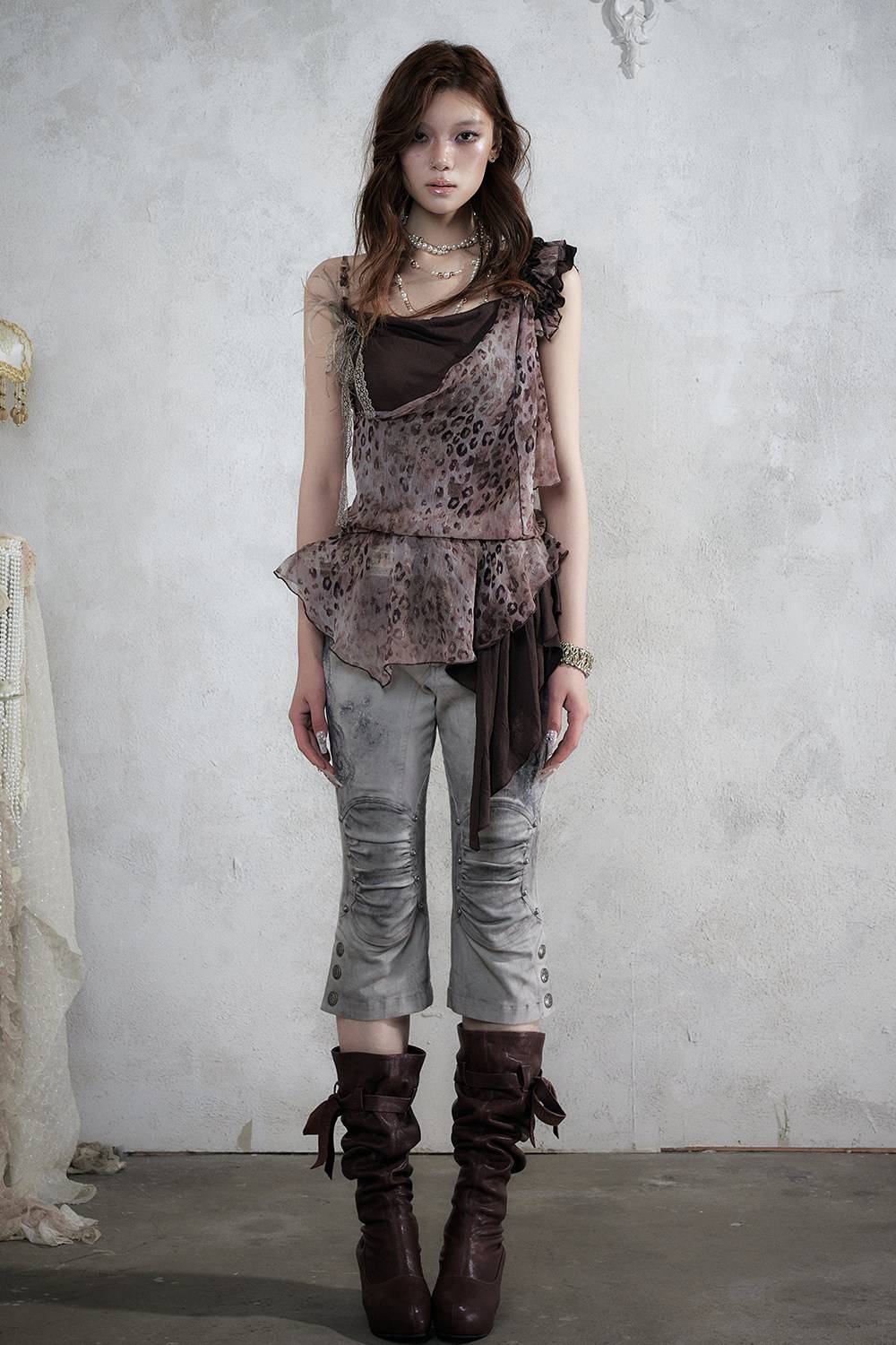 Distressed Capri Jeans