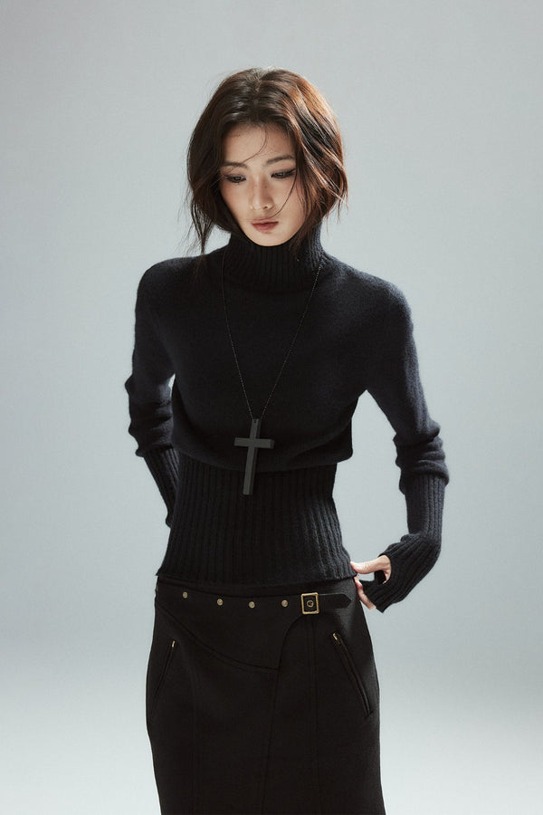 Sera Slim Turtleneck Top