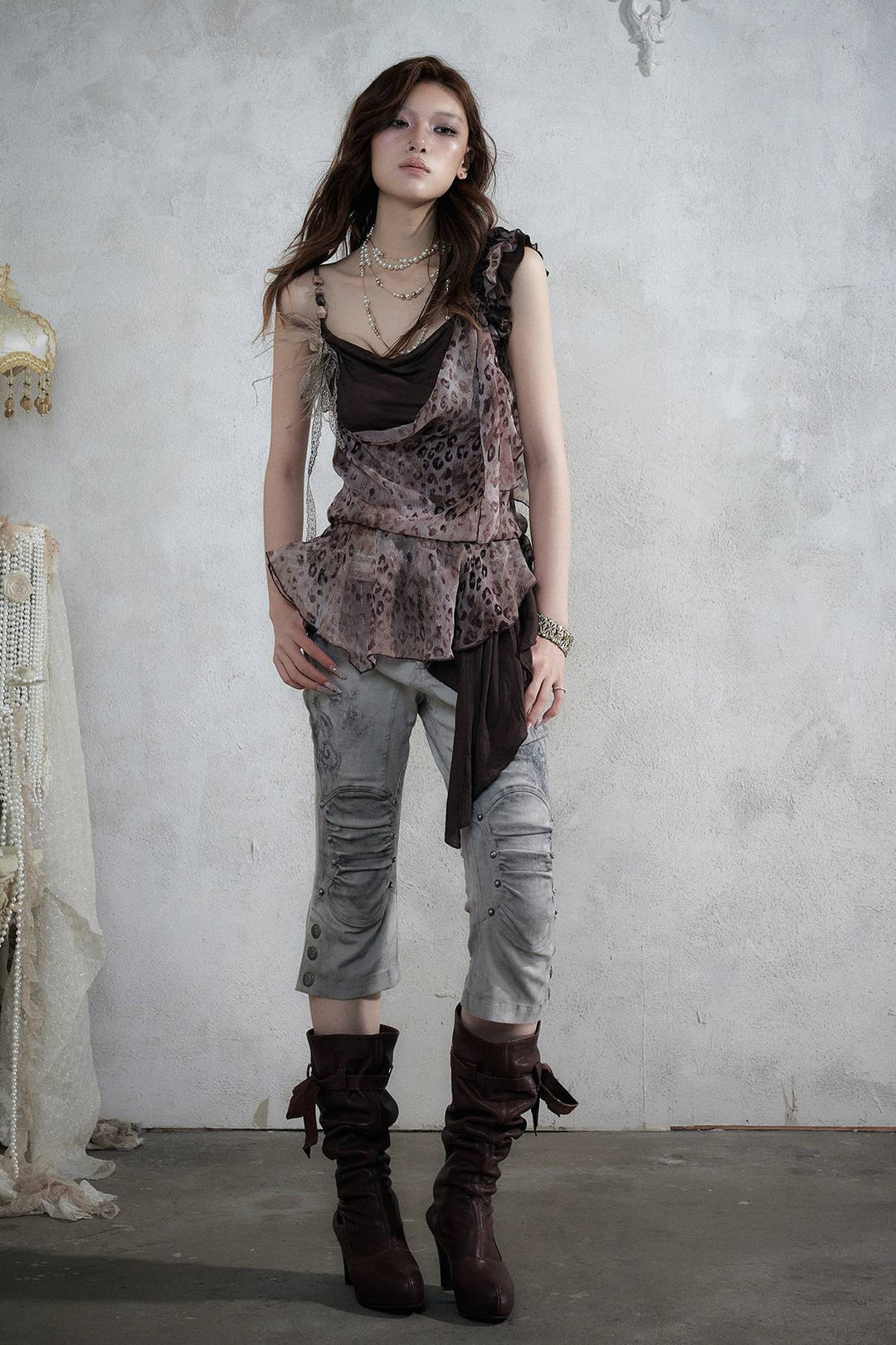 Distressed Capri Jeans