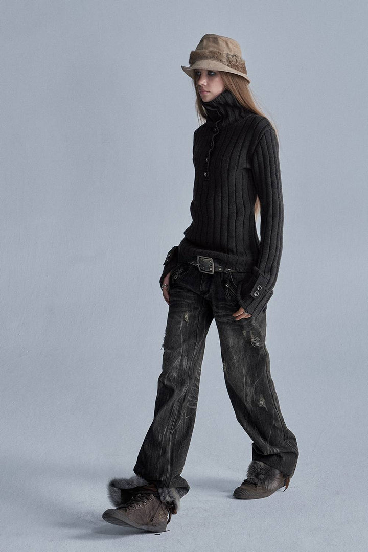 Distressed Straight Leg Jeans